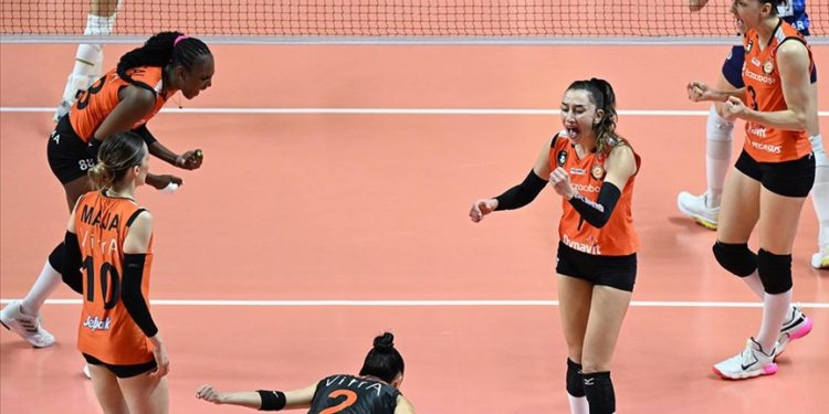 Eczacıbaşı Dynavit, Martyna Czyrnianska'yı kadrosuna kattı