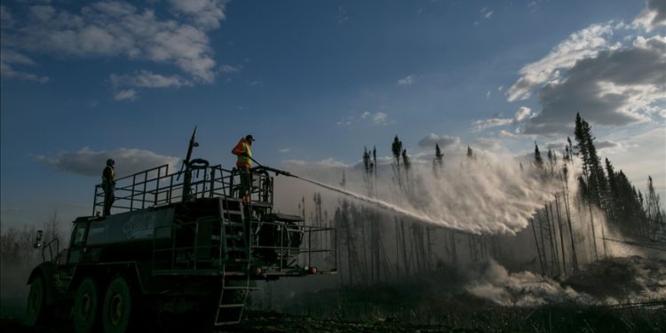 Kanada'da orman yangınları nedeniyle tahliye edilenlerin sayısı 29 bine çıktı