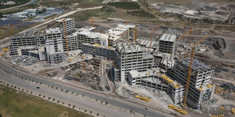 Şanlıurfa Şehir Hastanesi inşaatının yüzde 41'i tamamlandı
