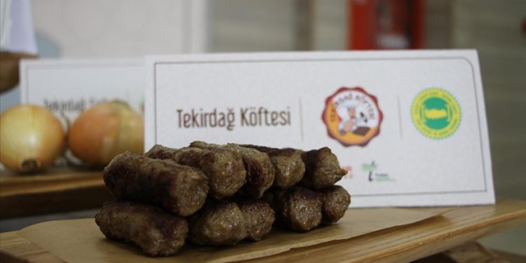 Tekirdağ'da "Türk Mutfağı Haftası" etkinliğinde tescilli lezzetler katılımcılara ikram edildi