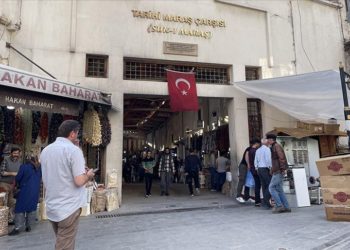 Kahramanmaraş'ın tarihi çarşılarındaki esnaf, kepenk açıyor