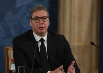 Sırp lider Vucic, yasa dışı silahların “gönüllü” tesliminin yarın başlayacağını duyurdu