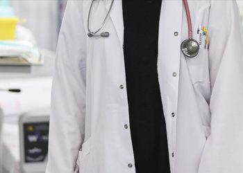Depremden etkilenen 10 ilde doktor ve uzman doktorların devlet hizmet süreleri yüzde 15 kısaltıldı