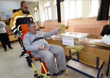 Sağlık Bakanlığı 9 bin 670 hasta seçmene ulaşım hizmeti verdi