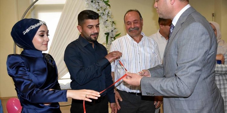 Hataylı depremzede gençler Kırıkkale’de KYK yurdunda nişanlandı