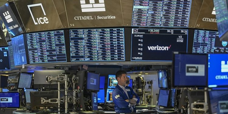 Küresel piyasalar PMI verilerine odaklandı