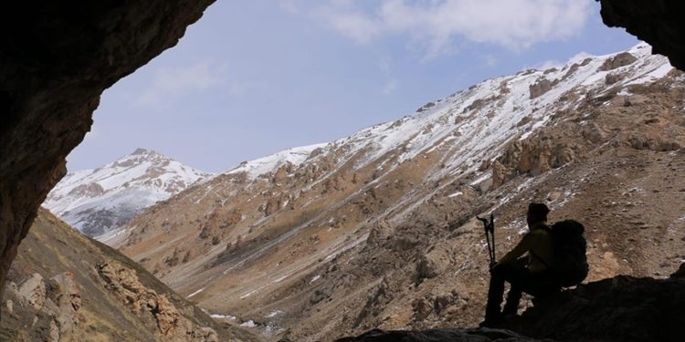 Nepal’de Dhaulagiri'de zirve yapmayı amaçlayan 84 yaşındaki dağcının yolculuğu yarım kaldı