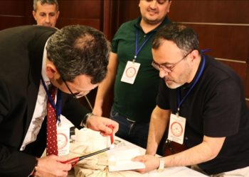 Yurt dışı ve gümrüklerde şu ana kadar yaklaşık 1 milyon 667 bin seçmen oy kullandı