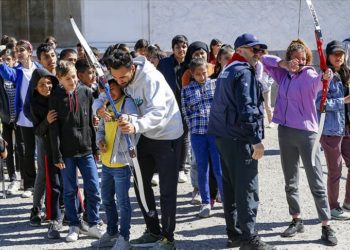 Diyarbakır’da “Mobil Spor” ekibiyle kırsaldaki çocuklar sporla buluşuyor