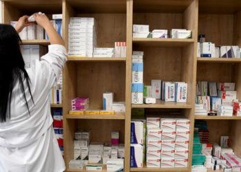 Defne Devlet Hastanesi eczane hizmetiyle de hastalara kolaylık sağlıyor