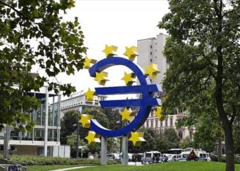 Avro Bölgesi’nde şirket kredileri giderek daha fazla ivme kaybediyor