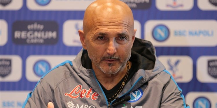 Napoli'yi 33 yıl aradan sonra şampiyonluğa ulaştıran Spalletti takımdan ayrılıyor
