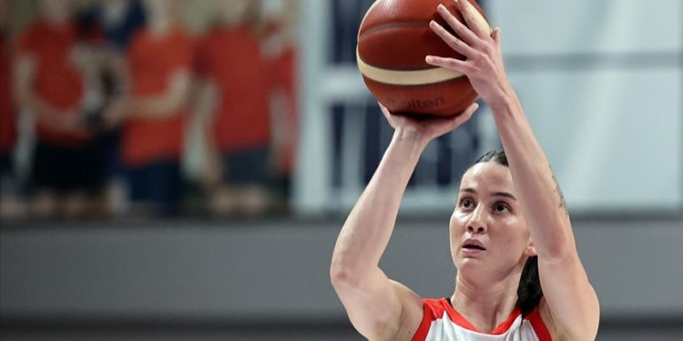 Milli oyuncu Olcay Çakır Turgut, Avrupa Basketbol Şampiyonası'nda madalya hedefliyor