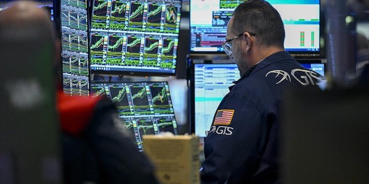 Küresel piyasalarda yön arayışı devam ediyor