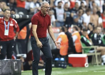 Giresunspor'da teknik direktörlüğe İrfan Buz getirildi