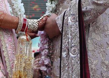 Hindistan'da düğünden kaçan damadı en az 20 kilometre takip eden gelin muradına erdi