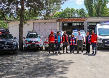 Depremzede UMKE ekibi, çok sayıda kişinin yaşama tutunmasını sağladı