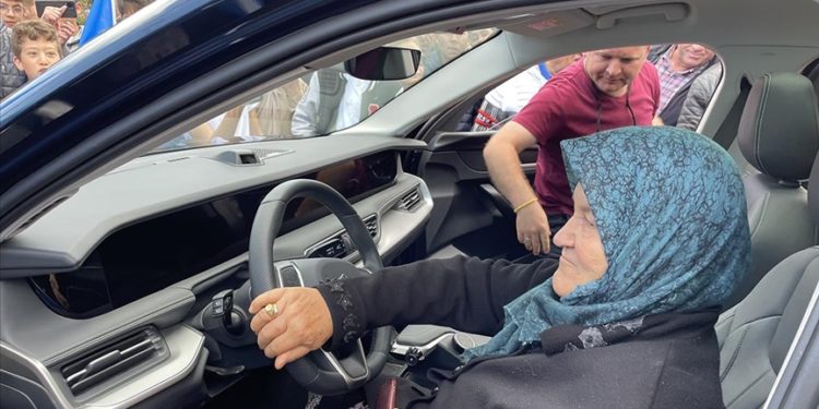 Türkiye’nin yerli otomobili Togg Burdur’da tanıtıldı