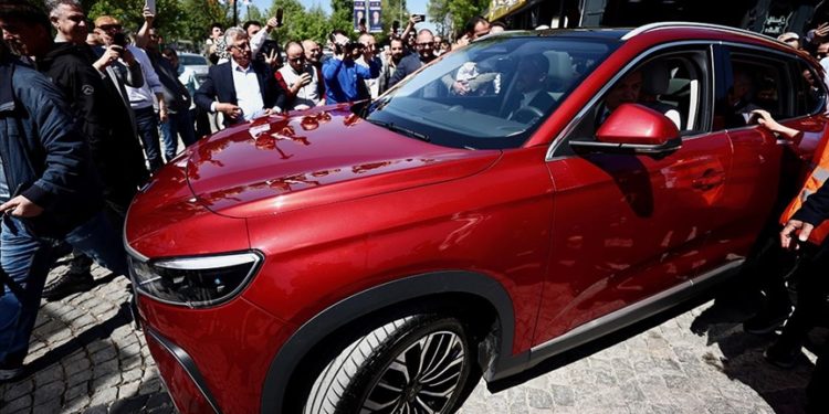 Türkiye'nin yerli otomobili Togg Düzce'de tanıtıldı