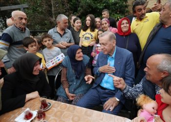 Cumhurbaşkanı Erdoğan eski komşusunu ziyaret etti