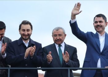 1 yıl içerisinde 319 bin konutumuzu inşa ederek teslim edeceğiz