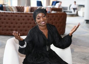 Muğla'da yaşayan ABD'li sanatçı Della Miles'ten arkadaşlarına "Türkiye'ye gelin" çağrısı