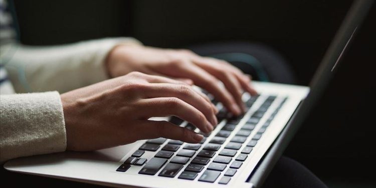 Araştırma: Performansa dayalı maaş, çalışanların sağlığını olumsuz etkiliyor