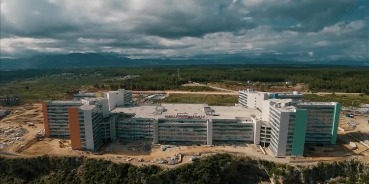 Antalya Şehir Hastanesi 6 ay sonra açılacak