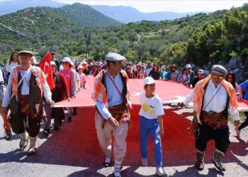 Kaş'ta Yörük göçü canlandırıldı