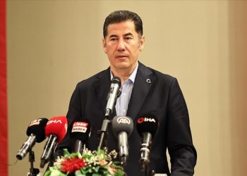 Karabağ’ı değil de Kandil’i mi destekleseydik?