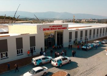 Bakan Koca, Hatay’da kurulan Defne Devlet Hastanesine ilişkin paylaşımda bulundu