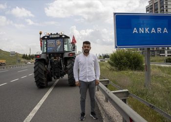 Balıkesirli çiftçi, Cumhurbaşkanı Erdoğan’a teşekkür etmek için traktörüyle Ankara’ya geldi