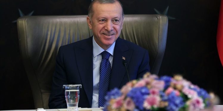 Cumhurbaşkanı Erdoğan’dan son 40 günde hayata geçirilen projelere ilişkin paylaşım