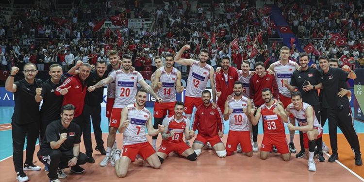 A Milli Erkek Voleybol Takımı, Portekiz’i 3-1 yenerek adını Dörtlü Final’e yazdırdı