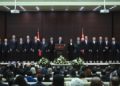 Görevi devredecek bakanlardan yeni kabine üyelerine tebrik