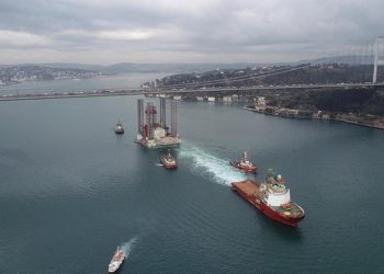 Boğazlardan gemi geçişinde zamlı tarife yarın başlıyor