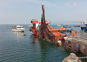 Marmara Denizi’nden çıkarılan hayalet ağlar sergilendi