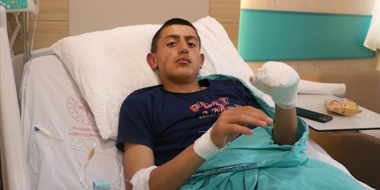 Elektrik çarpması sonucu “öldü” sanılan genç sağlığına kavuşuyor