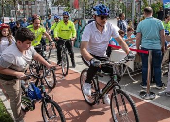 Bahçelievler’de 50 çocuğa bisiklet hediye edildi