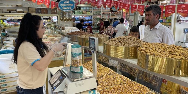 İç Anadolu’da arife günü alışveriş yoğunluğu