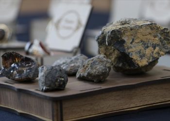 Bayburt’ta çıkarılan kehribar “ekmek kapısı” olacak