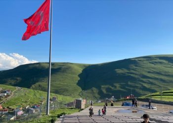 Ardahan'daki "Atatürk silüeti" bu yıl da izlenmeye başlandı