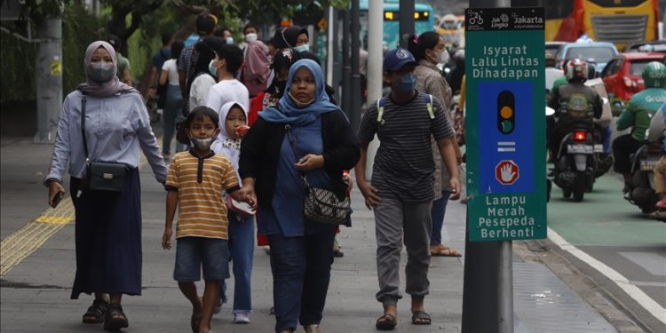 Kovid-19 geçiren milyonlarca kişinin koku duyusu geri gelmedi