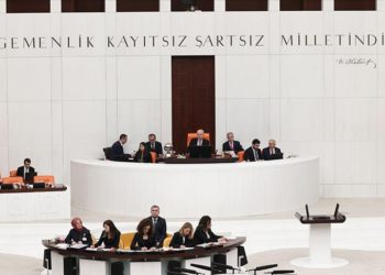 Yeni bir Meclis içtüzüğü çalışmalarının süratle başlatılması gerekir