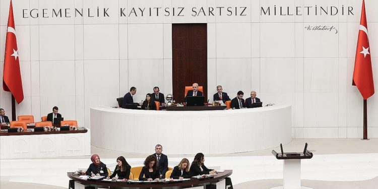 TBMM Genel Kurulu toplandı