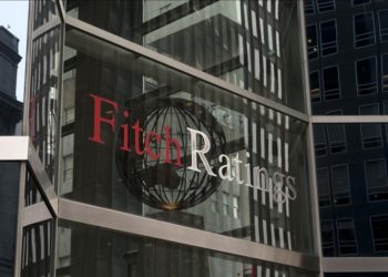 Fitch, ABD'de salgın tasarrufları kaynaklı tüketim artışının zayıflamasını bekliyor