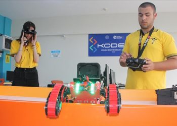 Kocaeli’de lise öğrencileri kurtarma ekipleri için özel robot geliştirdi