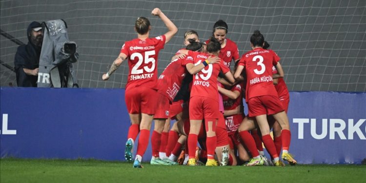 Turkcell Kadın Futbol Süper Ligi’nde şampiyon Ankara Büyükşehir Belediyesi FOMGET