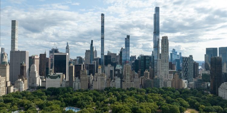 ABD ekonomisi, bu yılın ilk çeyreğinde yüzde 2 ile beklentilerin üzerinde büyüdü
