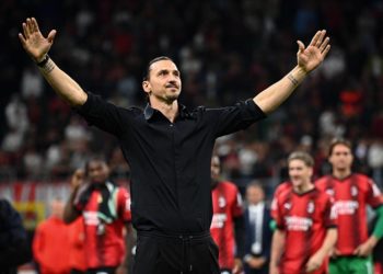 Zlatan İbrahimovic, futbolu bıraktı